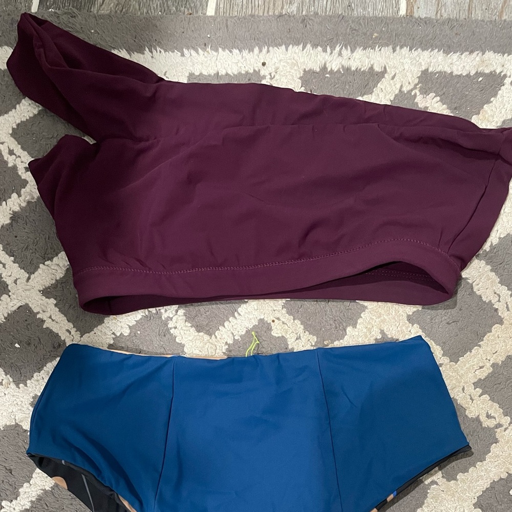 M burgundy Milo Moana top